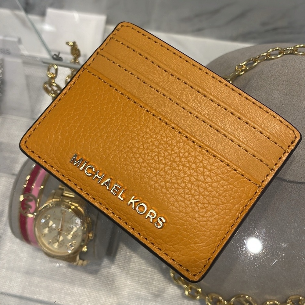 MICHAEL KORS
Large Pebbled Leather Card Holder Case
Cider
NWT